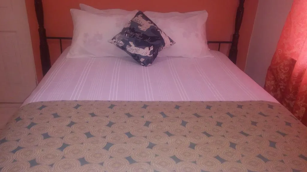 Pensionat G&R Guesthouse Falmouth